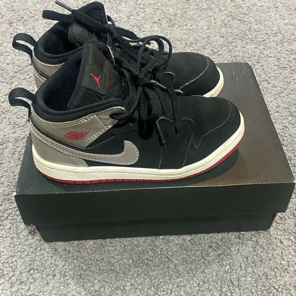 Jordan Retro 1 - Picture 1 of 6